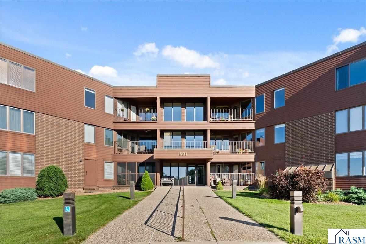 601 Shoreacres Drive Fairmont MN 56031
