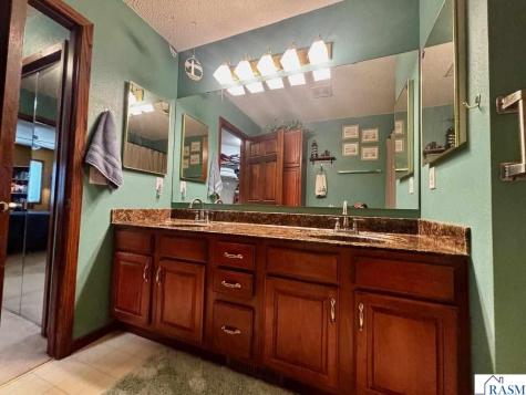 549 Stones Way St. Peter MN 56082