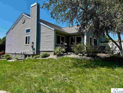 549 Stones Way St. Peter MN 56082