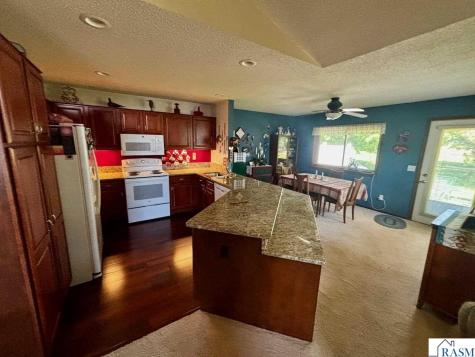549 Stones Way St. Peter MN 56082