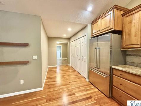 1314 Pine Pointe Curve St. Peter MN 56082