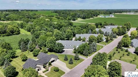 1314 Pine Pointe Curve St. Peter MN 56082