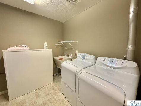 1314 Pine Pointe Curve St. Peter MN 56082