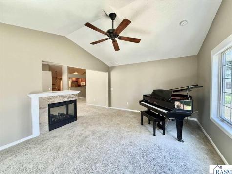 1314 Pine Pointe Curve St. Peter MN 56082