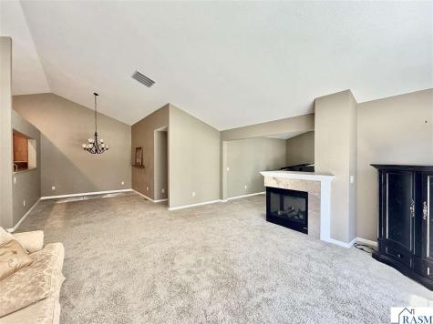 1314 Pine Pointe Curve St. Peter MN 56082