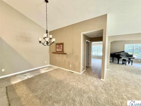 1314 Pine Pointe Curve St. Peter MN 56082