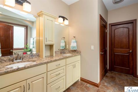 105 Viking Court Mankato MN 56001
