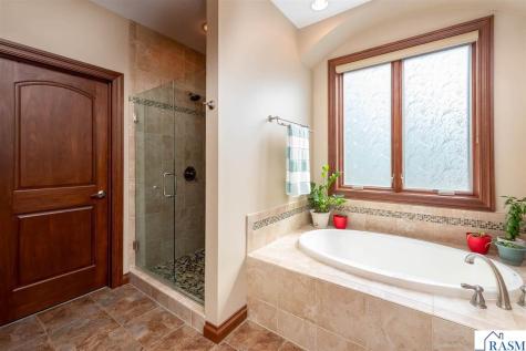 105 Viking Court Mankato MN 56001