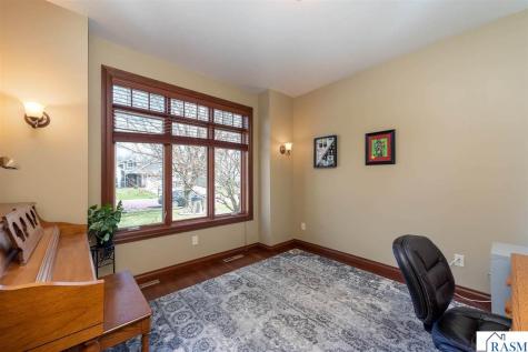 105 Viking Court Mankato MN 56001