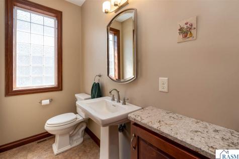 105 Viking Court Mankato MN 56001