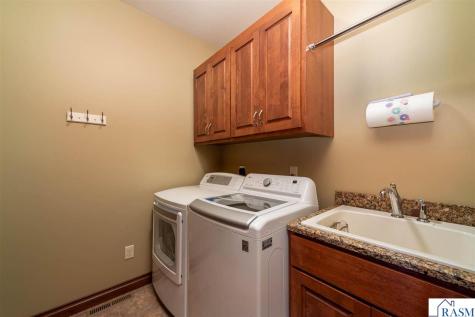 105 Viking Court Mankato MN 56001