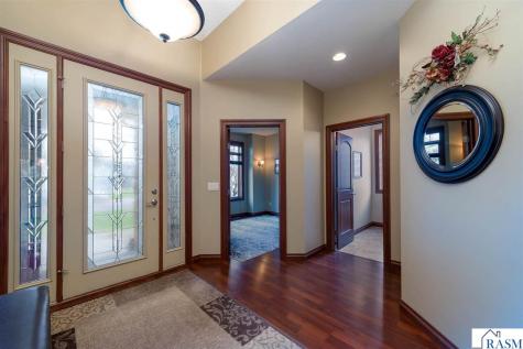 105 Viking Court Mankato MN 56001