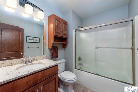 105 Viking Court Mankato MN 56001
