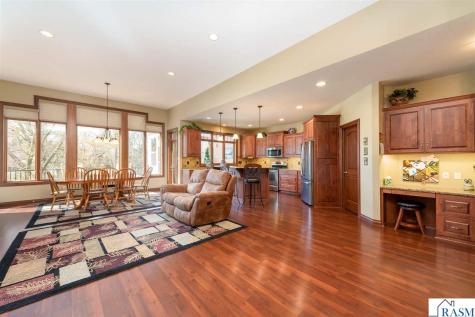 105 Viking Court Mankato MN 56001