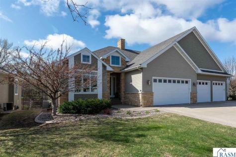 105 Viking Court Mankato MN 56001