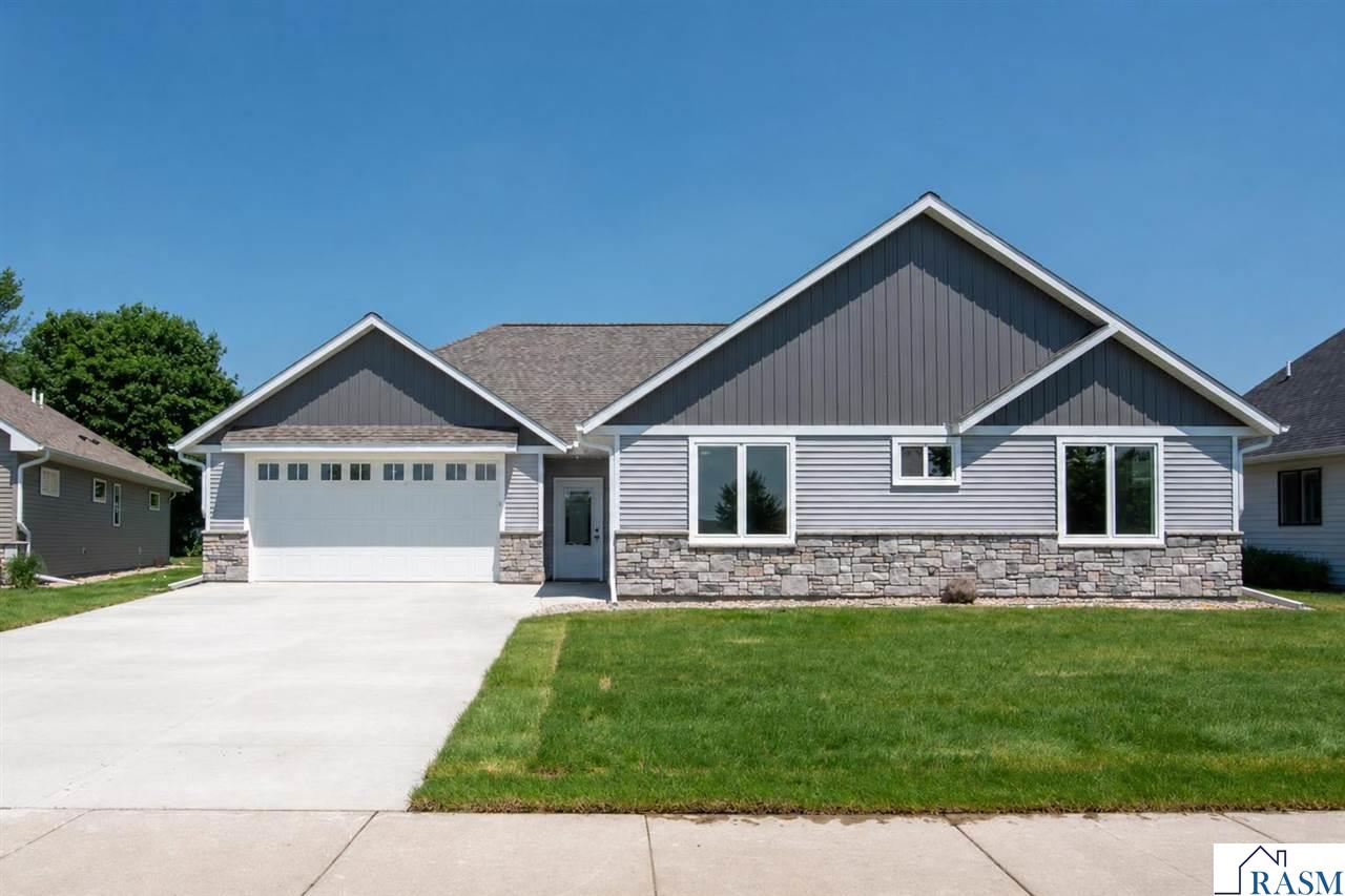 216 Dancing Waters Circle Mankato MN 56001