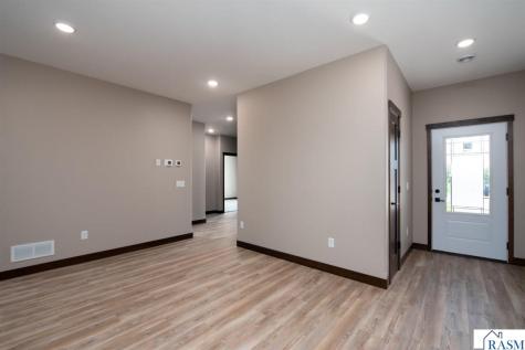 216 Dancing Waters Circle Mankato MN 56001