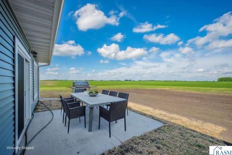 212 4th Avenue N Waldorf MN 56091