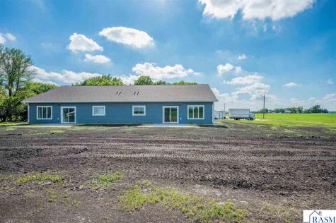 212 4th Avenue N Waldorf MN 56091