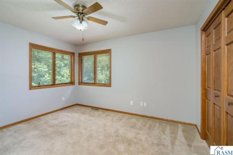 204 Parkway Place Mankato MN 56001