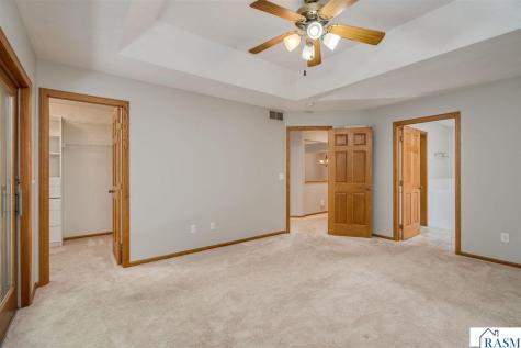 204 Parkway Place Mankato MN 56001