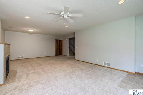 204 Parkway Place Mankato MN 56001