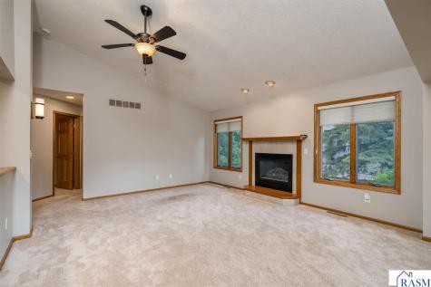 204 Parkway Place Mankato MN 56001