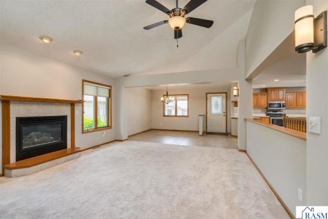 204 Parkway Place Mankato MN 56001