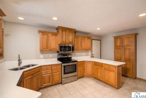 204 Parkway Place Mankato MN 56001