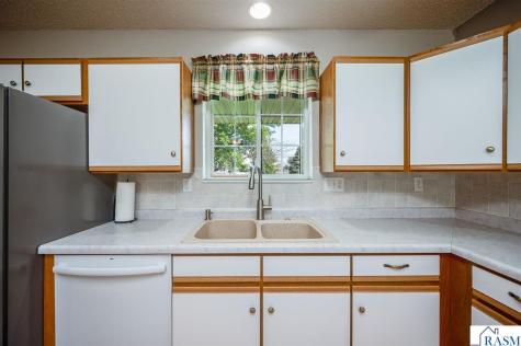 122 Oxford Path Mankato MN 56001