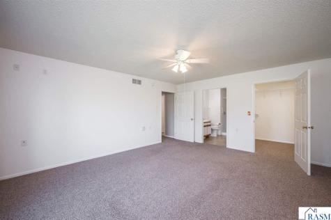 122 Oxford Path Mankato MN 56001