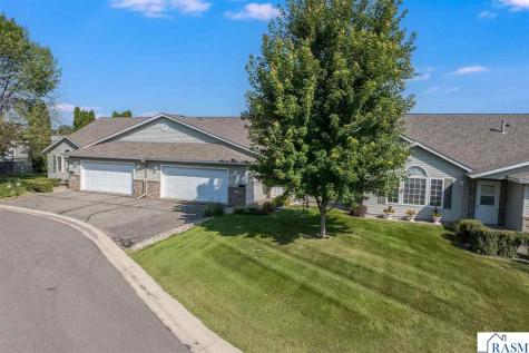 122 Oxford Path Mankato MN 56001