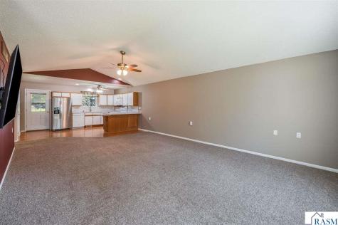 122 Oxford Path Mankato MN 56001
