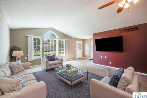 122 Oxford Path Mankato MN 56001