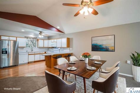 122 Oxford Path Mankato MN 56001