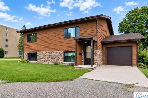 303 S Main Street Lake Crystal MN 56055