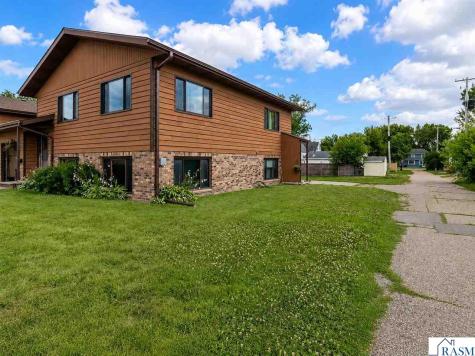 303 S Main Street Lake Crystal MN 56055