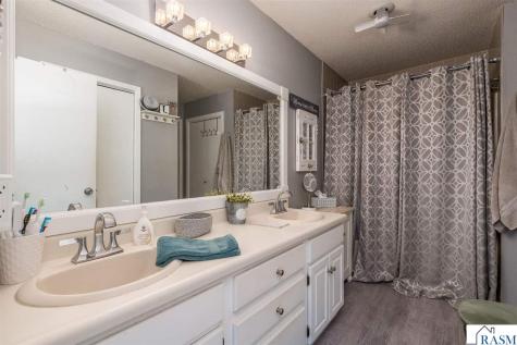 110-4 Teton Lane Mankato MN 56001