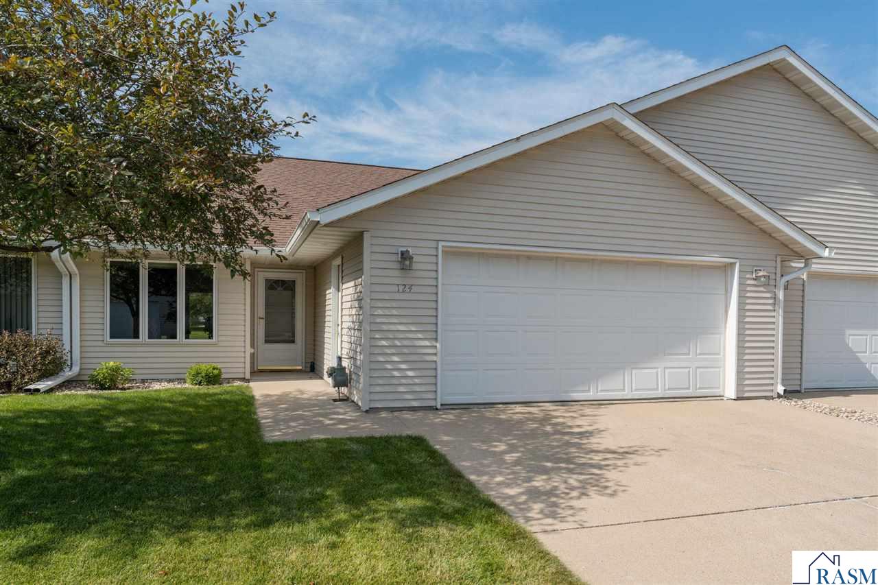124 Blue Bird Path Mankato MN 56001