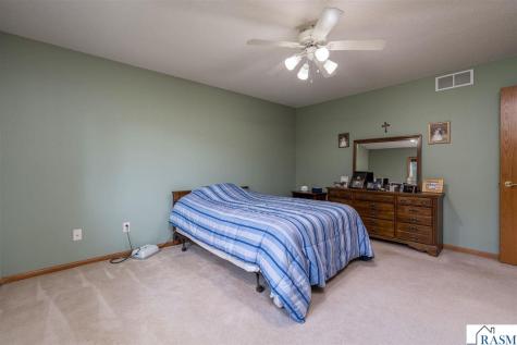 124 Blue Bird Path Mankato MN 56001