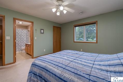 124 Blue Bird Path Mankato MN 56001