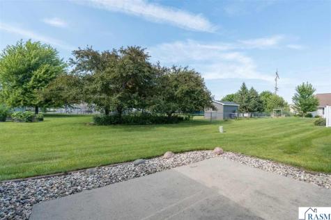 124 Blue Bird Path Mankato MN 56001
