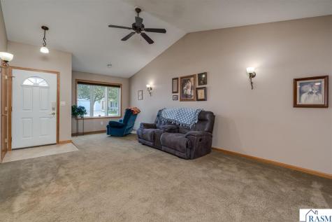 124 Blue Bird Path Mankato MN 56001