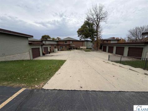 808 Lake Chapeau Drive Albert Lea MN 56007