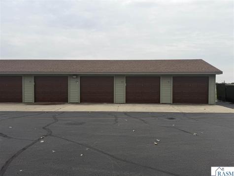 808 Lake Chapeau Drive Albert Lea MN 56007