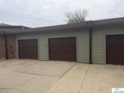 808 Lake Chapeau Drive Albert Lea MN 56007