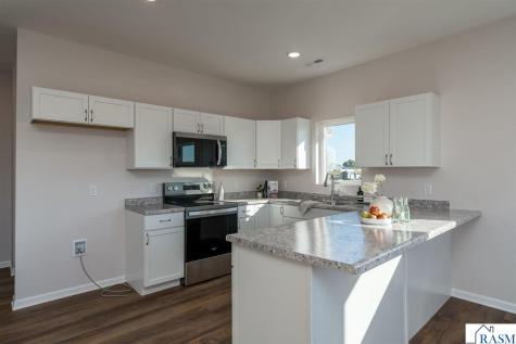 3121 Noble Drive Mankato MN 56001