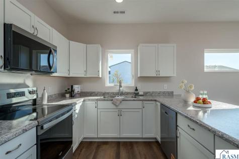 3121 Noble Drive Mankato MN 56001