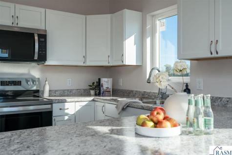 3121 Noble Drive Mankato MN 56001
