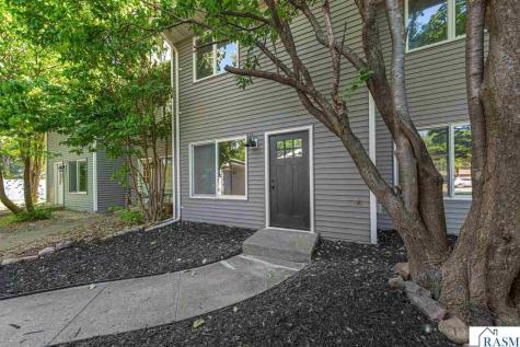 1641 Pleasant View Drive North Mankato MN 56003